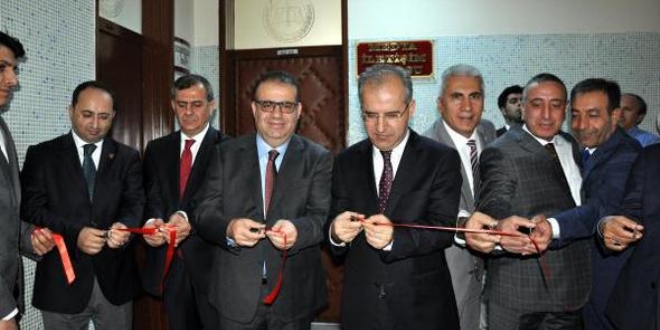 Müşavir: Telefon numaralarınızı gazetecilere verin