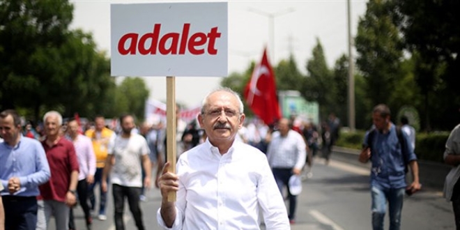 Kılıçdaroğlu, İstanbul il sınırına giriş yaptı