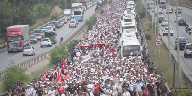 Kılıçdaroğlu İstanbul trafiği için yürüyüşe ara verdi