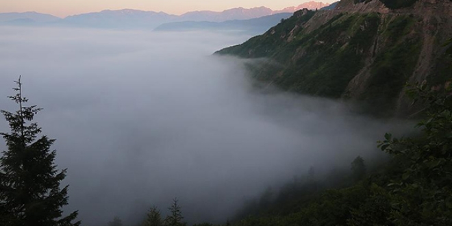 Artvin'de bulutların 'büyüleyen dansı'