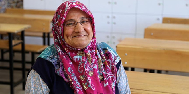 'Süper nine' önce okuma yazma sonra bilgisayar öğrendi