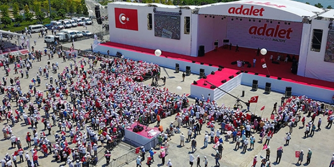 Vatandaşlar miting alanına girmeye başladı
