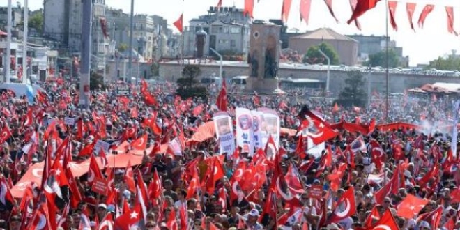 CHP'nin mitingi için vatandaşlar alana gelmeye başladı