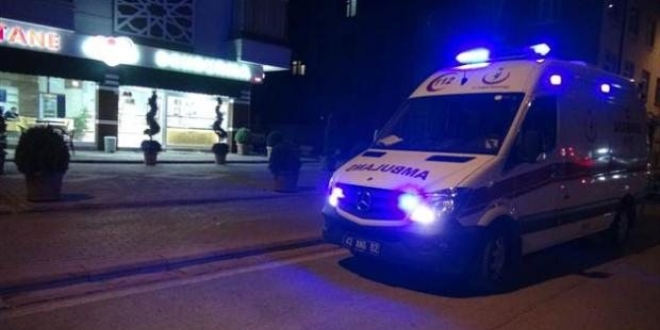 Otomobil ile yaralı taşıyan ambulans çarpıştı