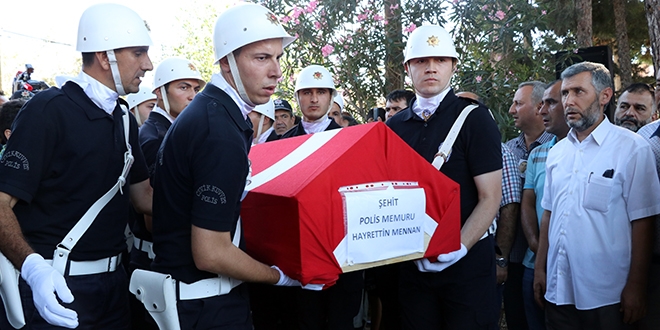 Şehit polis memuru Mennan, Osmaniye'de toprağa verildi