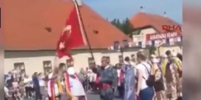 Hırvatistan'da Türk bayrağına saldırı