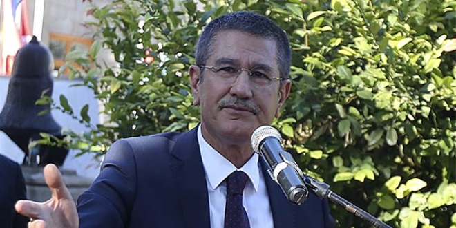 'Onlar�n hepsi birer piyondur. Hepsi haindir'