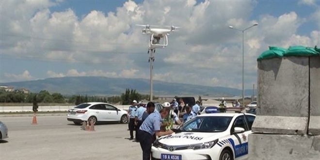 Golf arac� duvara �arpt�: 1 �l�, 1 yaral�