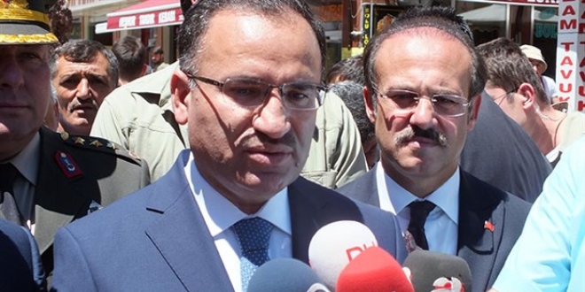 'Darbenin ve darbecilerin defterini Türk halkı dürmüştür'
