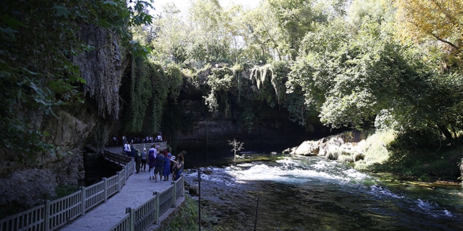 Düden Şelalesi 'susuz' kaldı