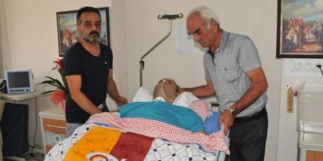Mide küçültme ameliyatı oldu, 14 aydır uyanamıyor