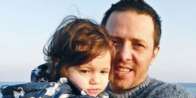 Hocayken ihraç edildi, öğrenci olarak dönüyor