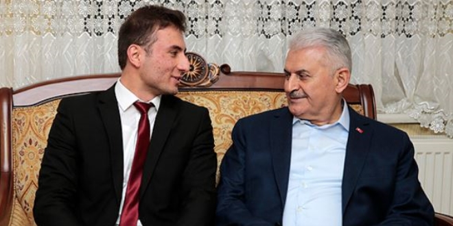 'FET�'c�ler y�z�nden askeri okullar kapat�ld�'