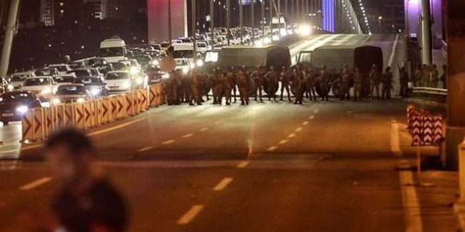 15 Temmuz'un 'direnen manşetleri' kitaplaştı