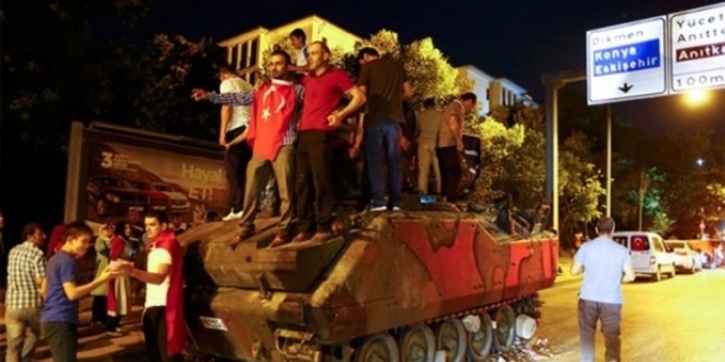 Darbe girişiminin küçük tanığı o geceyi anlattı