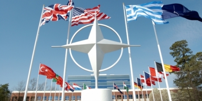 NATO: Dimdik duran T�rk halk�n� takdirle an�yorum