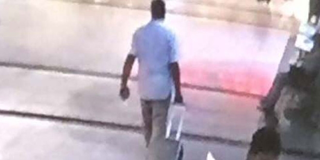 'Valizim �al�nd�' diye girdi, ba�kas�n�n valizini �ald�