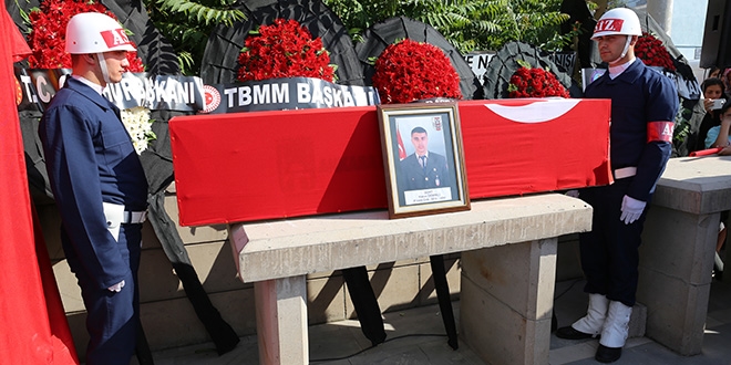 Şehit uzman onbaşı son yolculuğuna uğurlandı