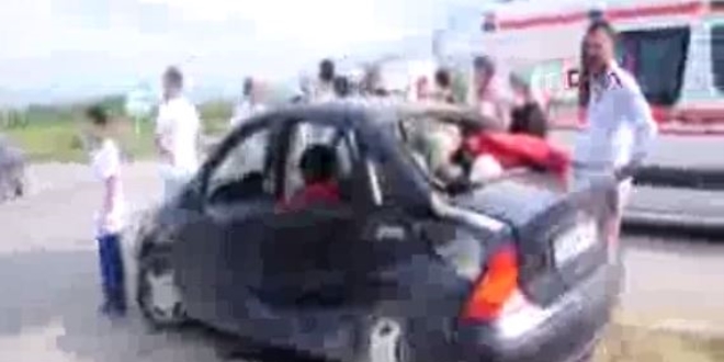 Cezaevine tutuklu götüren polis ekibi kaza yaptı: 5 yaralı