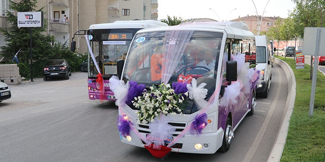 Yolcu minibüsü gelin arabası oldu