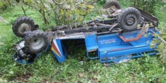 Öğrencilerin bindiği patpat devrildi: 1 ölü, 5 yaralı