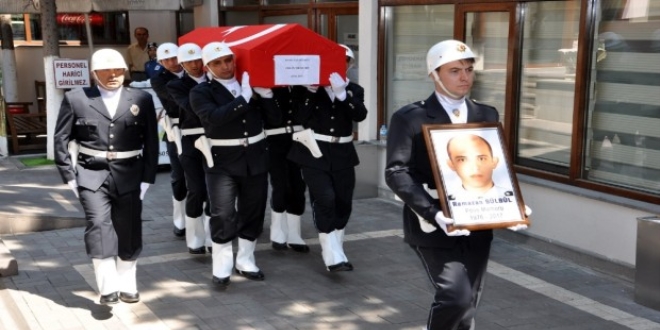 Uşak'ta şehit olan polis Kütahya'da toprağa verildi