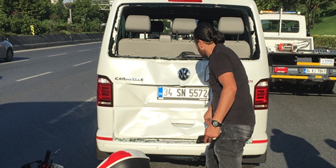 Yeni minibüsüyle kaza yapınca gözyaşlarını tutamadı