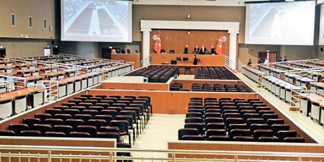 30 belediye personeli FETÖ'den hakim karşısına çıktı