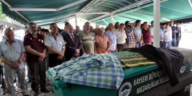 Kayseri'deki kazada len niversiteliler, topraa verildi