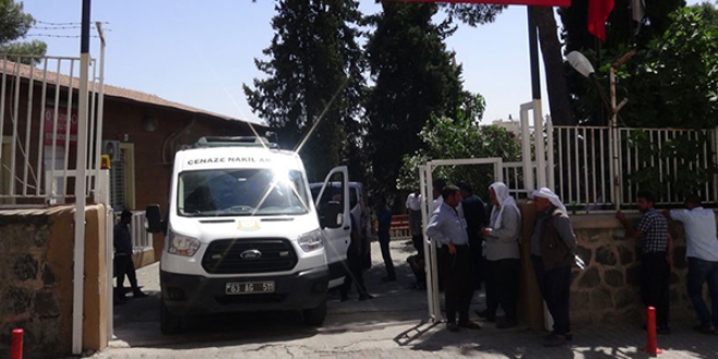 Telefonu şarj etmek isterken öldü