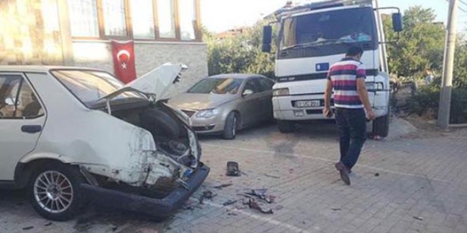 Freni boşalan kamyon ortalığı savaş alanına çevirdi
