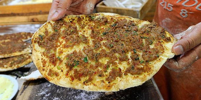 Çölyak hastaları için glutensiz pide üretti