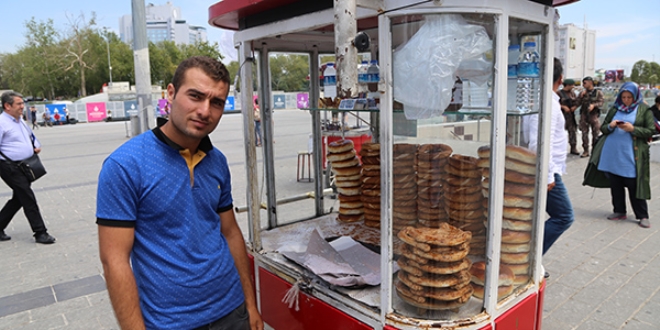 Fırtınaya rağmen ekmek teknesini korudu