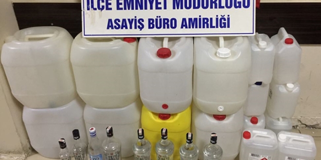 Devlet Hastanesi'nde 'kaçak içki üreten' 3 kişiye gözaltı