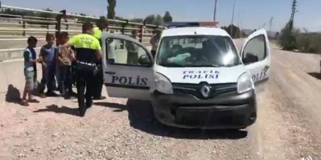 Şüpheliyi kovalayan polis ekibi kaza yaptı: 1 yaralı