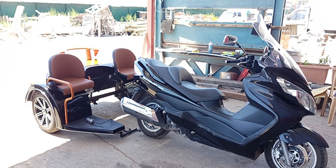 Mühendis, Motosikletini, 'motomobil'e çevirdi