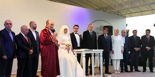 Cumhurba�kan� Erdo�an, nikah �ahidi oldu