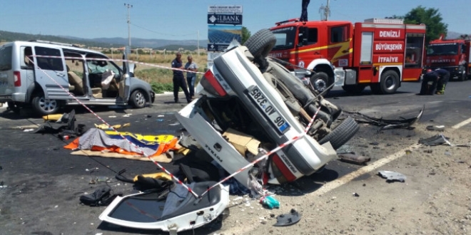 Denizli'de trafik kazas�: 1 �l�, 7 yaral�
