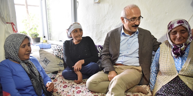 Bakan Elvan'dan cam kemik hastas kardelere yardm