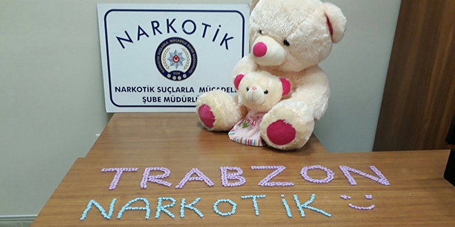 Oyuncak ayı içinden uyuşturucu hap çıktı