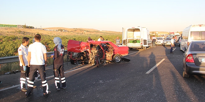 Gaziantep'te trafik kazas: 2 l, 6 yaral