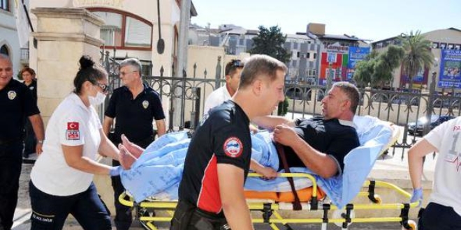 Vali Yard�mc�s� ile g�r��emeyince kendini yakt�