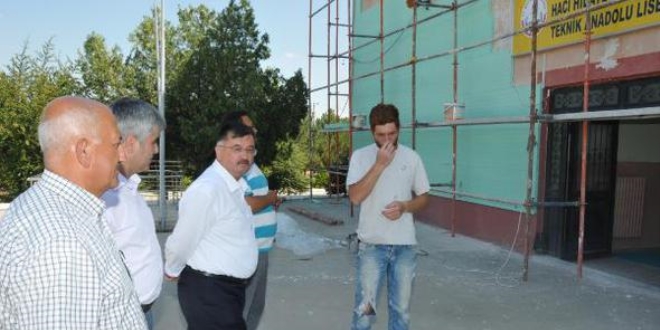 Kaymakam: Donan�ml� okul ba�ar�y� getirir