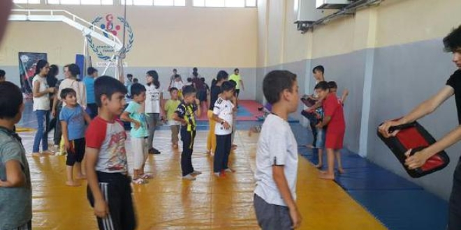 Bitlis'te yaz spor okullarnda 300 renci eitim alyor