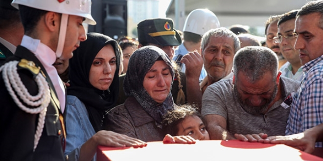 Şehit Binbaşı Çelik, son yolculuğuna uğurlandı