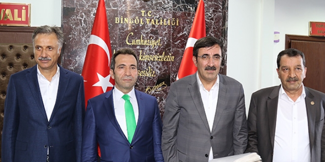 Yılmaz: Devam eden projelerimiz var