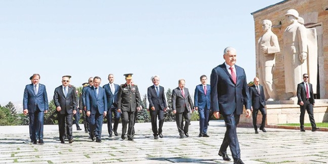 YA�'ta be� kriterle atama ve terfi