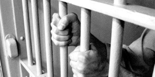 Mahkuma 'a��k olmak', memurluktan at�lmay� gerektirir mi?