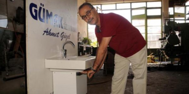 Bel f�t��� y�z�nden y�kseklik ayarl� lavabo icat etti