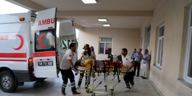 Sivas'ta trafik kazas: 10 yaral